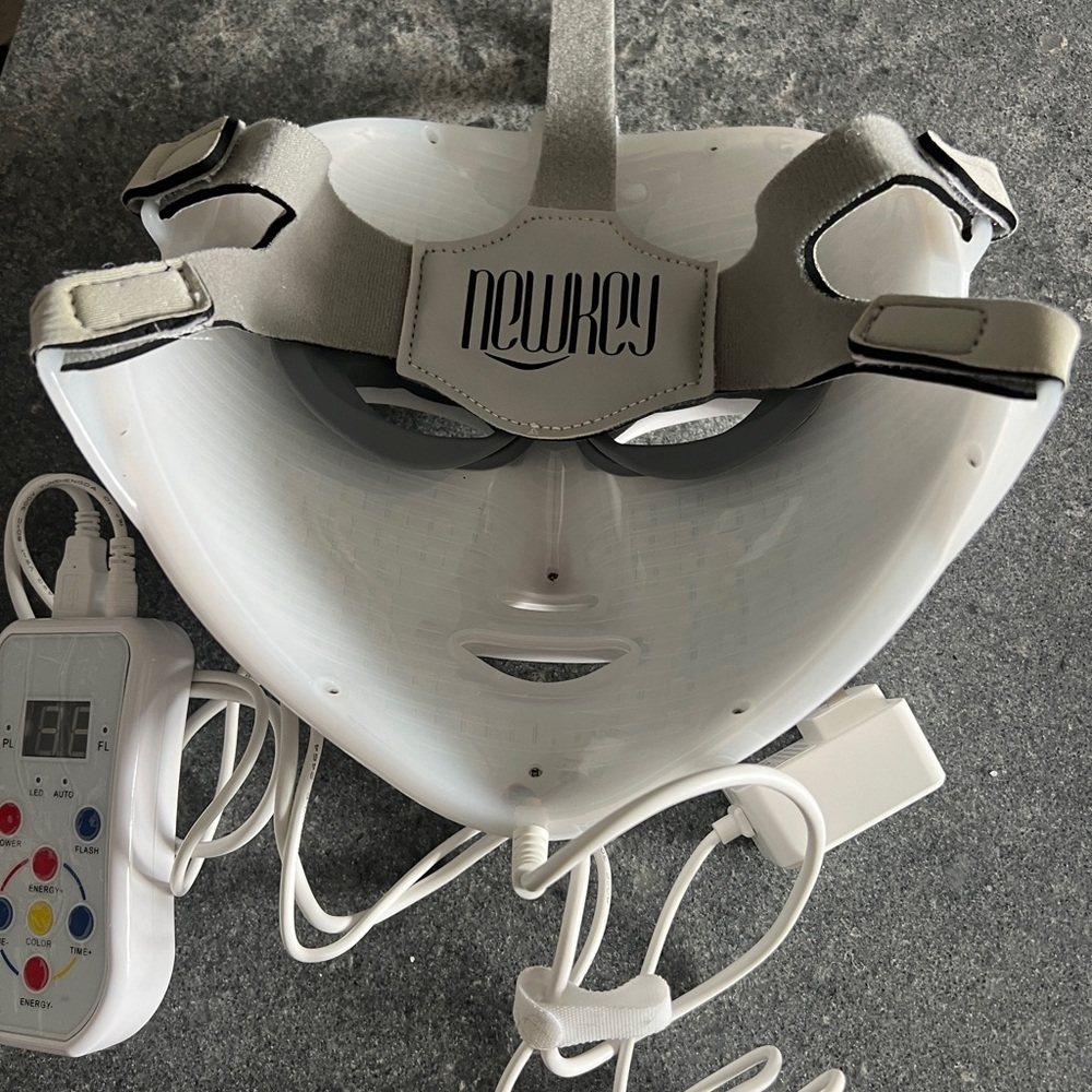 NEWKEY LED Facial Mask - Picture 3 of 3